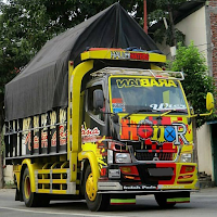 Truck Oleng Mania Wallpaper