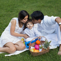 Picnicking Wallpaper