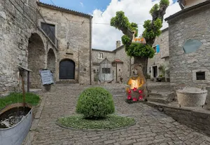 Mystery Medieval Village Screenshot 0