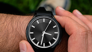 Realistic Silver Luxury Watch Screenshot 0