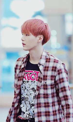 BTS Suga Wallpaper - Suga Kpop Wallpapers HD 4K Screenshot 2