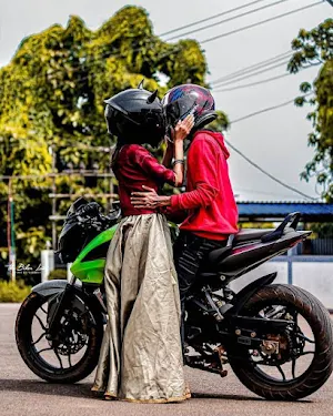 Bike couples Wallpapers Screenshot 2