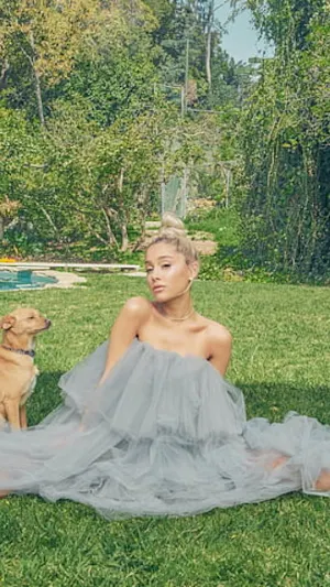 Ariana Grande:Puzzle,Wallpaper Screenshot 1