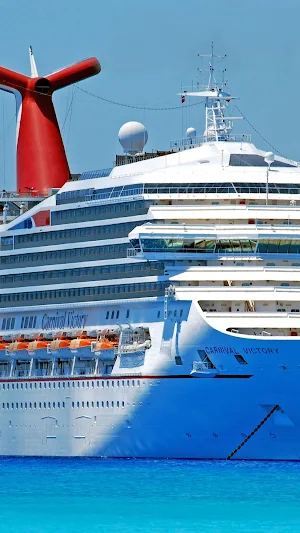 Cruise Ship Wallpaper Screenshot 1
