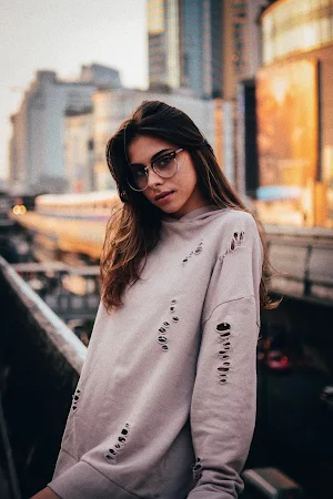 Sexy Girls In Only T-Shirts Screenshot 1