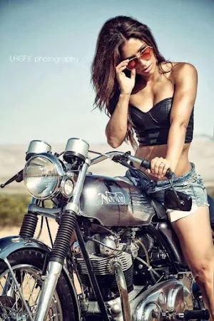 lady biker Wallpapers Screenshot 0