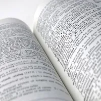 قاموس عربي - انجليزي - فرنسي