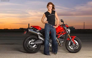 Girl And Motorcycle Wallpaper Screenshot 0