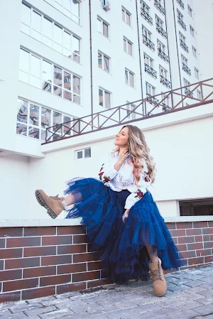 Sexy Girls Wearing Long Skirt Screenshot 0