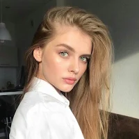 Sexy European Girls Wallpaper