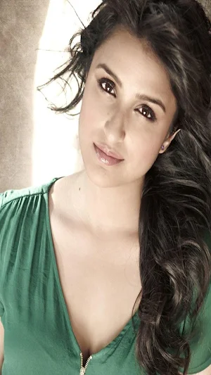 Parineeti Chopra Wallpapers Screenshot 0