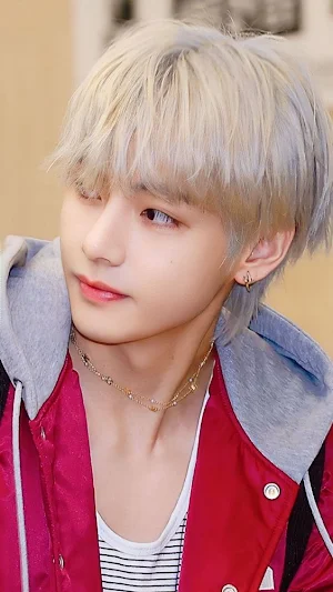 V (Kim Taehyung) Wallpapers Screenshot 1