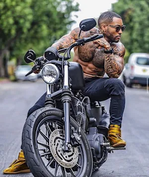 Biker Photoshoot Wallpapers Screenshot 1